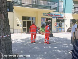 Gli uomini del 118 a Tarquinia lido