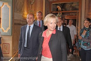L'arrivo della ministra svedese Helene Hellmark Knutsson a palazzo dei Priori