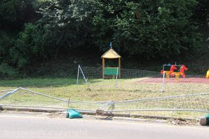Viterbo - Valle Faul - Distrutta la recinzione del parco giochi