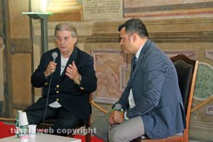 Caffeina Polis - Giovanni Masotti intervista Gian Marco Centinaio