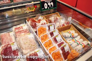 Economia - Il prosciutto e melone del Todis di Viterbo