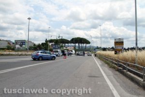 Viterbo - L'incidente all'uscita della superstrada sulla Cassia nord