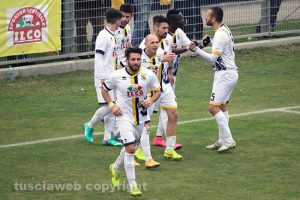 Sport - Calcio - Viterbese - L'esultanza dei gialloblù