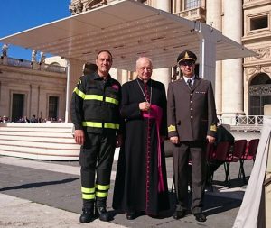 Viterbo - I vigili del fuoco all'udienza di papa Francesco