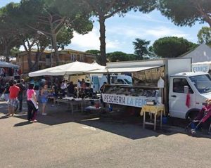 Tarquinia - Il mercato al Lido