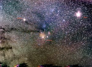 Astronomia - La Via lattea e la stella rossa Antares