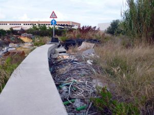 Civitavecchia - Discarica a cielo aperto in zona industriale