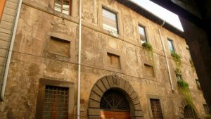 Viterbo - La facciata di palazzo Nini