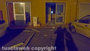 Vejano - Bancomat delle poste sradicato e trscinato via con un furgone