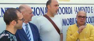 Il sindaco Mazzola con volontari e donatori