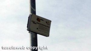 Viterbo - Strada Castiglione - "Area videosorvegliata", ma le telecamere non ci sono