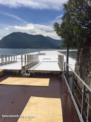 Passerella sul lago d'Iseo