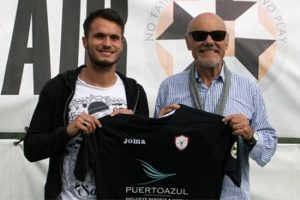 Sport - Calcio - Monterosi - Il presidente Luciano Capponi con il neo-acquisto Manuel Saleppico