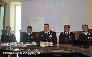 Bassano Romano - La conferenza dei carabinieri sull'irruzione nella villetta