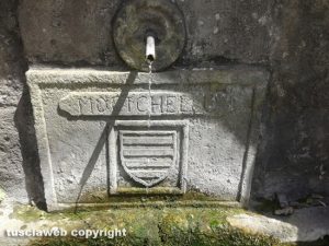 Viterbo - La fontana a palazzo Gatti