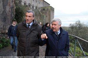 Il sindaco Michelini e l'ex dirigente comunale Dello Vicario