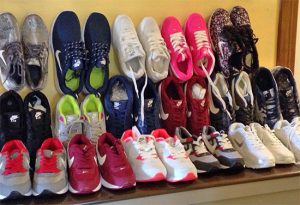 Tuscania - Le scarpe sequestrate dalla finanza
