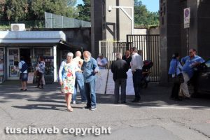 Viterbo - Solidarietà cittadina - Il sit-in in via della Palazzina