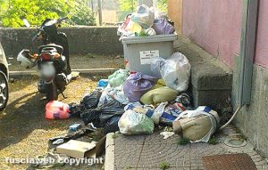 Viterbo - Rifiuti nei pressi di Porta Romana