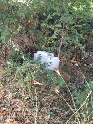Viterbo - Il frigo abbandonato in strada Respoglio 