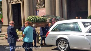 Viterbo - I funerali di Nadia Benedetti alla Trinità