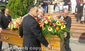 Viterbo - I funerali di Tonino Longo, segretario della Uil Scuola