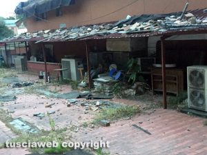 Viterbo - Vitty e cinema Azzurro cadono a pezzi