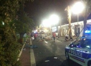 Nizza - Attentato terroristico, decine di morti