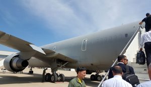 Strage a Dacca - L'aereo per Dacca con il viceministro Giro