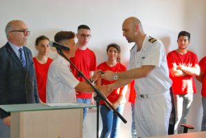 Civitavecchia - Gradi da ufficiale agli studenti diplomati del nautico "L. Calamatta"