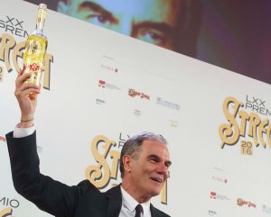 Roma - Edoardo Albinati vince lo strega
