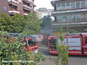 Viterbo - Garage in fiamme in via Garbini