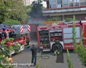 Viterbo - Garage in fiamme in via Garbini