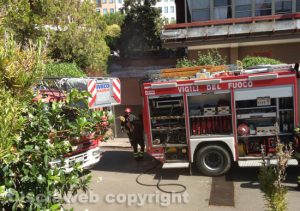 Viterbo - Garage in fiamme in via Garbini