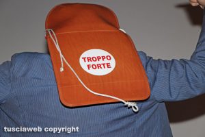 Carlo Verdone con il ciuffo dei facchini di santa Rosa