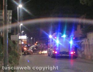 Viterbo - Via della Ferrovia - Auto contro un muro