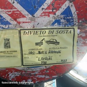Viterbo - Divieto illeggibile in piazza Verdi