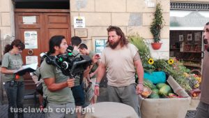Martin Castrogiovanni e Alessio Sacara in giro per Viterbo con la troupe di Dmax