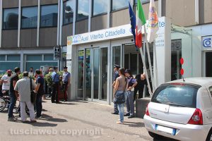 Viterbo - La protesta sotto la Asl