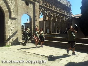 Martin Castrogiovanni e Alessio Sacara in giro per Viterbo con la troupe di Dmax