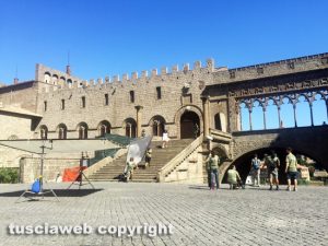 Martin Castrogiovanni e Alessio Sacara in giro per Viterbo con la troupe di Dmax