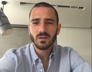 Leonardo Bonucci videosaluta Carlo Verdone