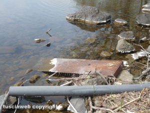 Bolsena - Rifiuti e materiali pericolosi nel lago
