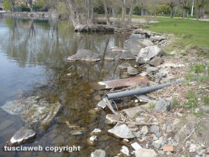 Bolsena - Rifiuti e materiali pericolosi nel lago