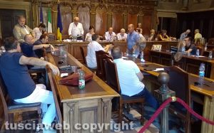 Viterbo - Scontro in consiglio comunale