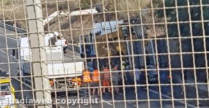Montalto di Castro - Camion con escavatore danneggia ponte sull’Aurelia