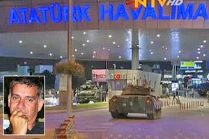 Golpe in Turchia - L'aeroporto di Istanbul - Nel riquadro Maurizio Emili