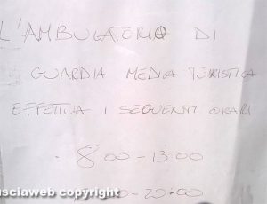 Tarquinia - Il cartello della guardia medica turistica