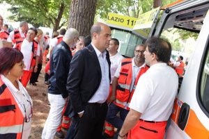 Roma - Zingaretti consegna le prime 20 ambulanze