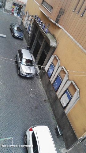 Viterbo - Televisori abbandonati in via del Pavone